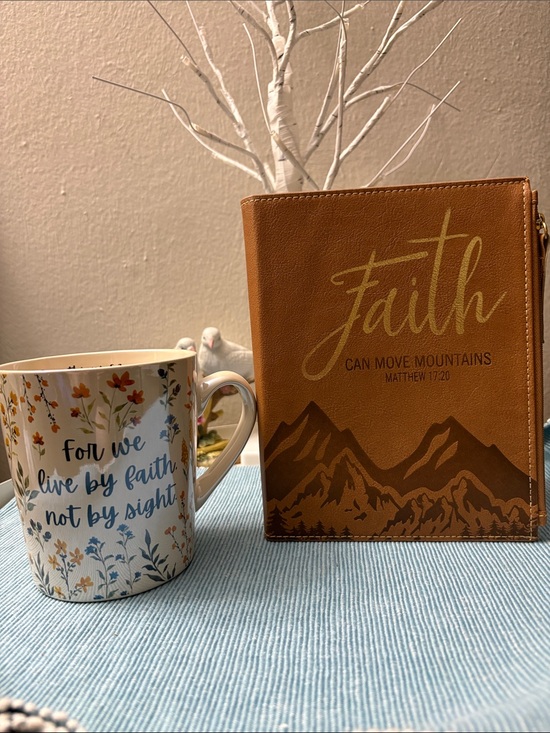 Other - Faith Leather Journal with Mountain Design and zippered cover.
Mug included✝️
